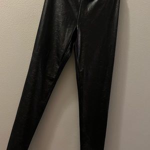 Faux leather black leggings